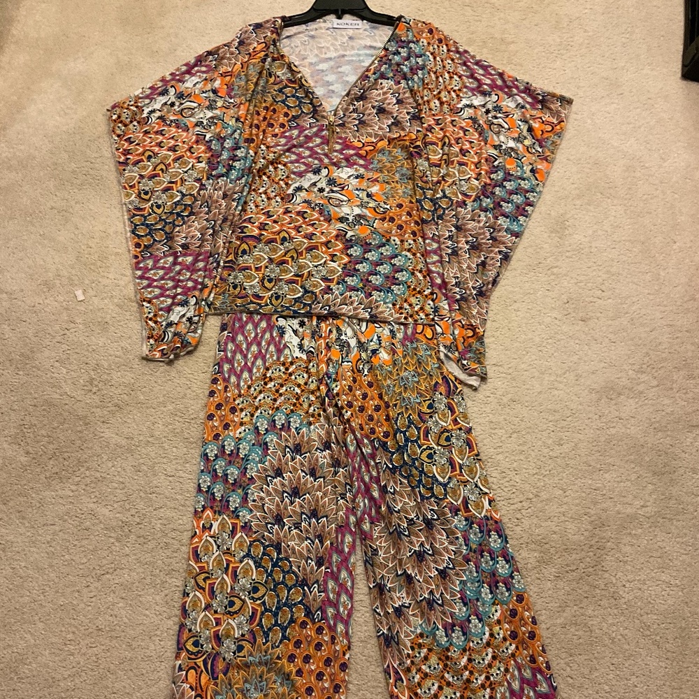 BRAND NEW-w/out tags Italian 2-piece beach and summer casual wear